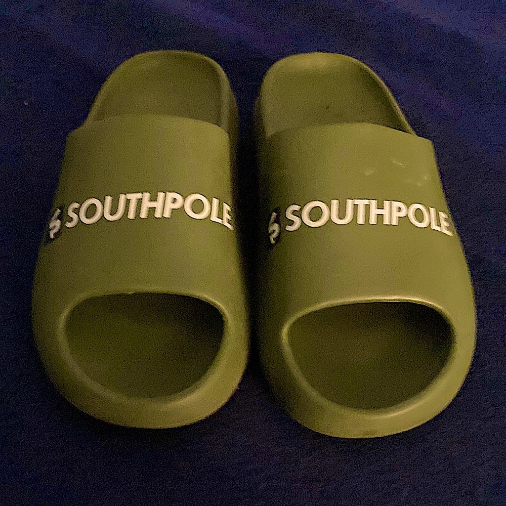 Brand: Southpole  Color: Navy Green  Size: 9 man